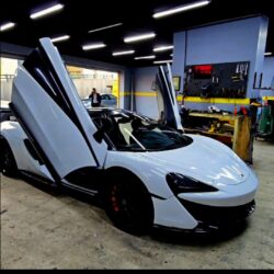 Mclaren 570s side view